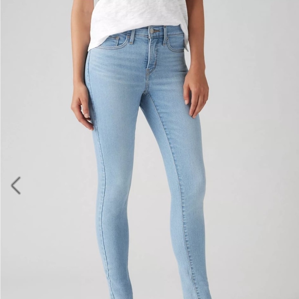 Levi’s 311 Shaping Skinny Jeans Light Blue US25